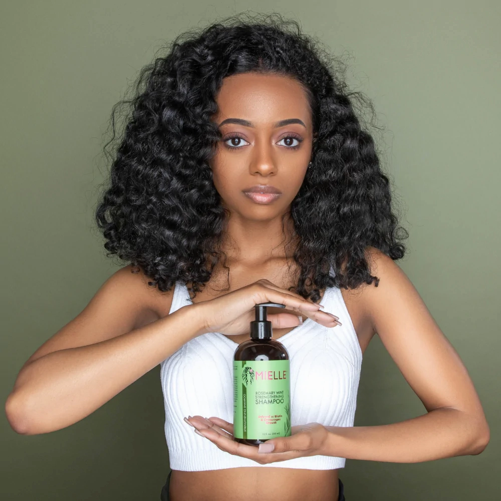 Mielle Organics Rosemary Mint Strengthening Shampoo