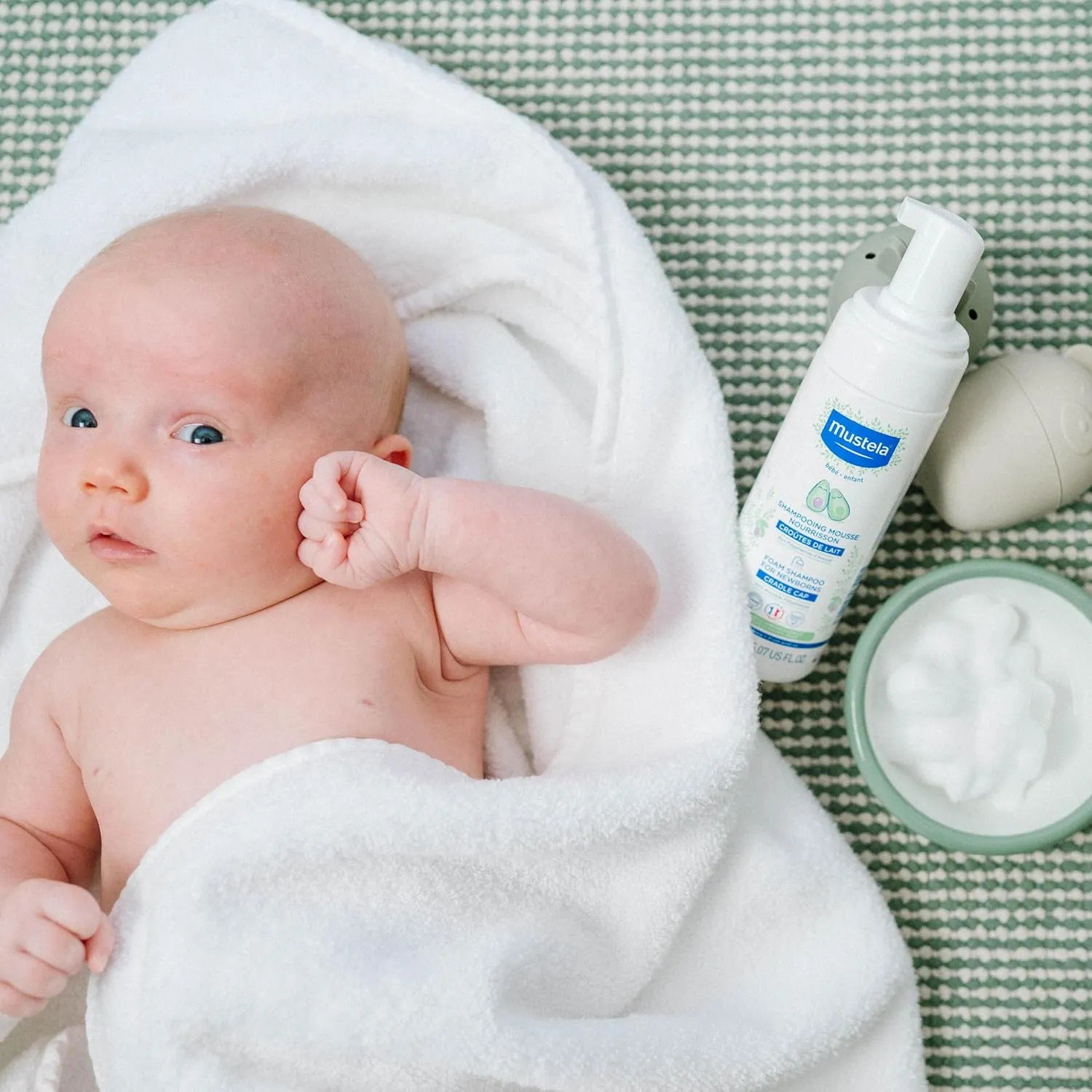 Mustela Cradle Cap Foam Shampoo for Newborn - Baby Shampoo with Natural Avocado - Tear-Free & Fragrance-Free - 5.07 fl. oz.