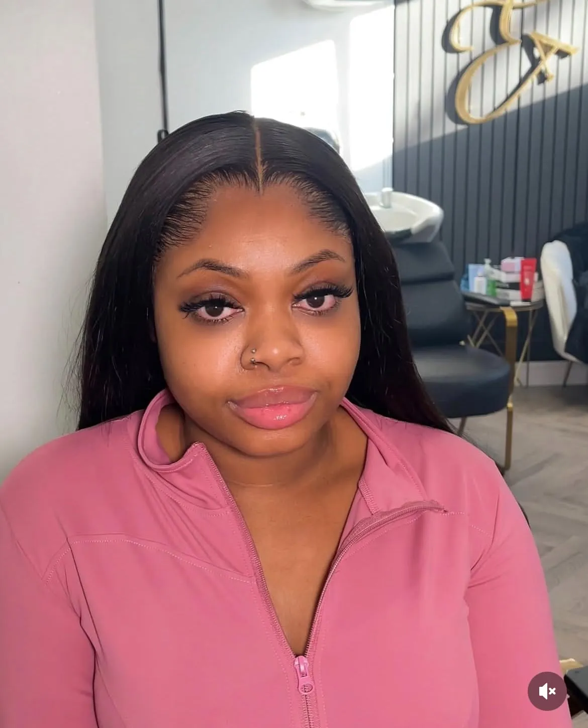 New Trend Lagos Hairline Lace Front Wigs Human Hair Silky Straight with Bleached Knots HD Invisible 13X4 Lace Front Brazilian Hair Glueless Wigs 180% Density Pre Plucked M Hairline Wig For Woman 18"