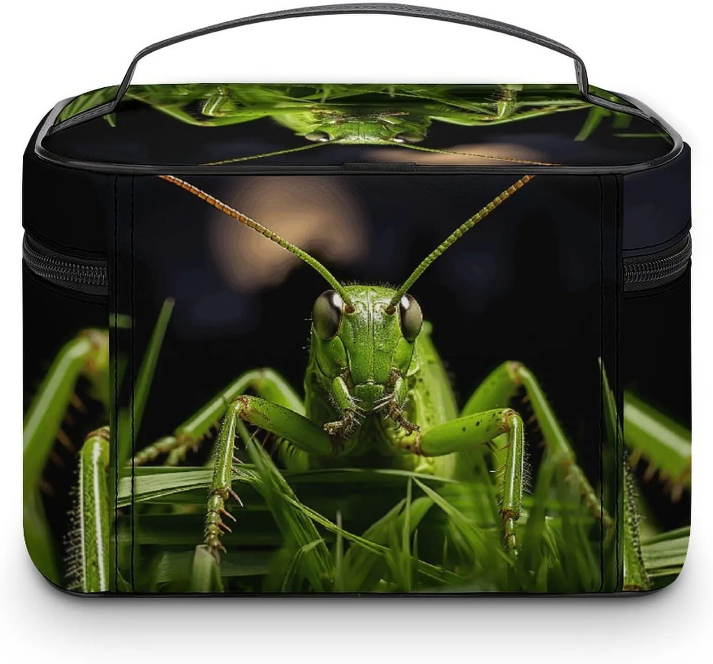 Travel Toiletry Bag for Women And Men,Grasshopper on Grass Toiletry Organizer, Makeup Bag Travel Organizer for Shampoo,Toiletries